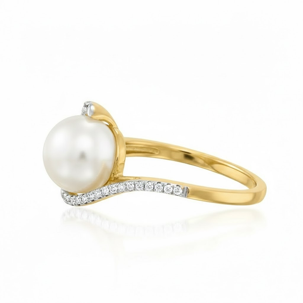 Freshwater Pearl Solitaire Ringwith Pavé Diamond Swirl