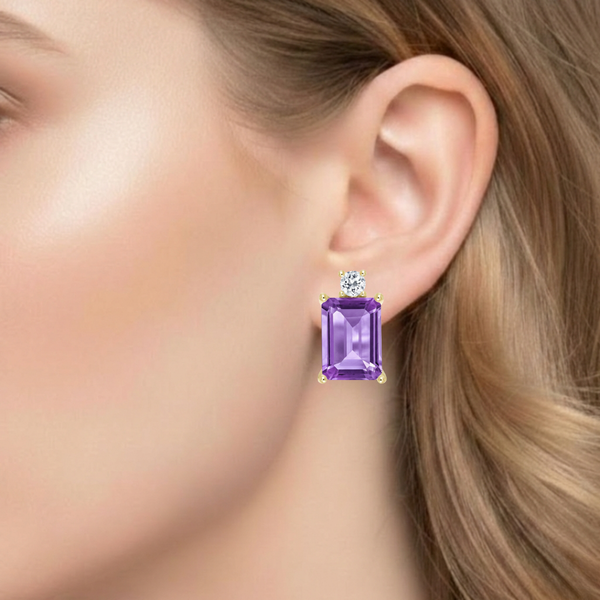 Royal Blue Sapphire Center with Oval Emerald Shoulders in White Gold