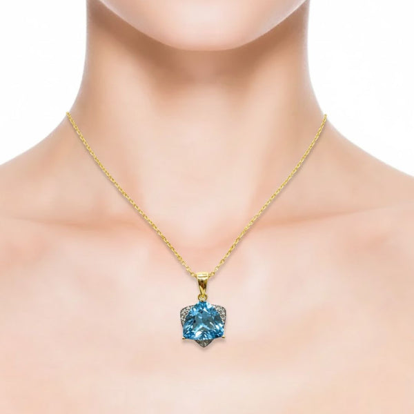 Trillion-Cut Aquamarine Pendant in Diamond Trillon Pendent
